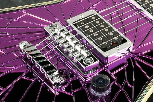 nova guitarra assinada por paul stanley