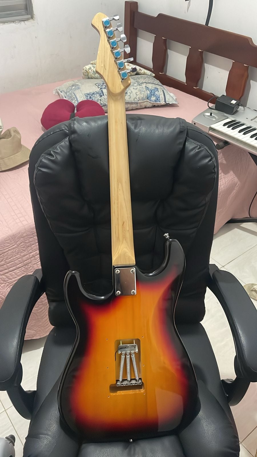Aria pro II + pinheiro pickups