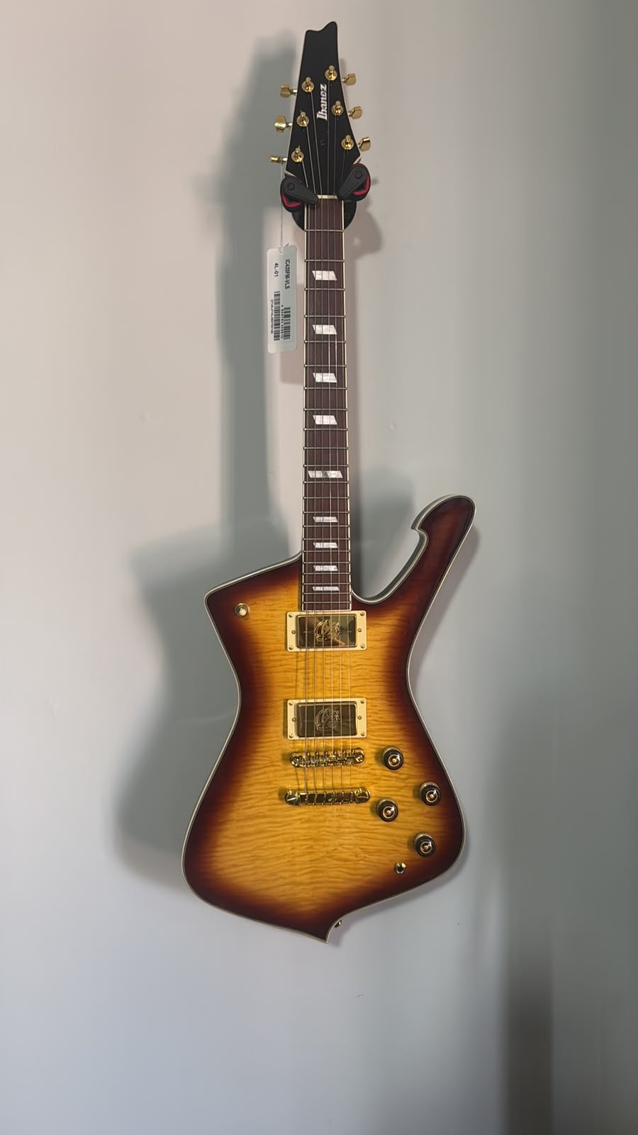 Guitarra 6 Cordas Ibanez Iceman Violin Sunburst Iceman Standard Series IC420FM-VLS Usado